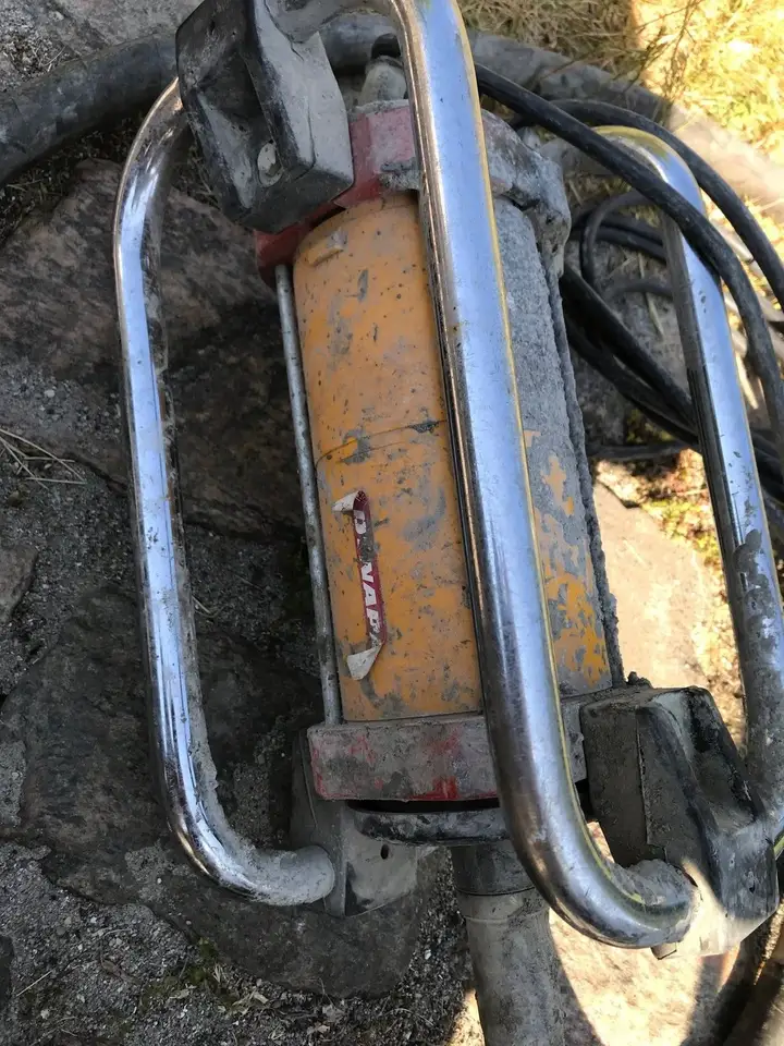 Stavvibrator Dynapac billede 3 - Bygge-og anlægsmaskiner | Lejbrugt.dk